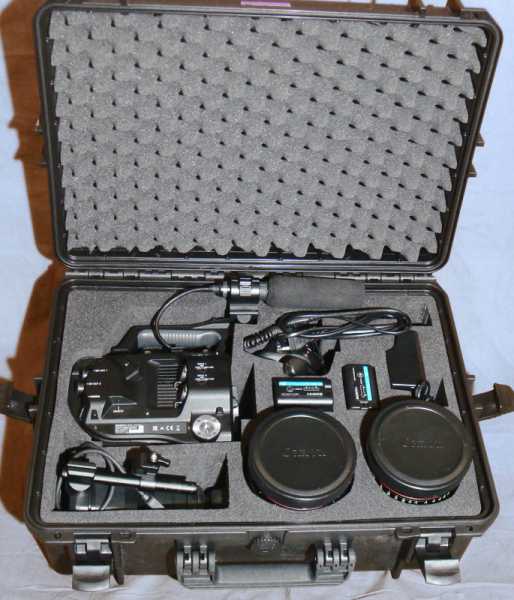 PRC PXW-FS5, Hartschalenkoffer mit gefrästem Innenleben